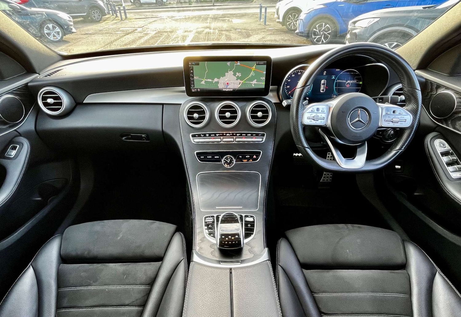 Used Mercedes-Benz C Class 2018 for sale - 76957790: Photo 2