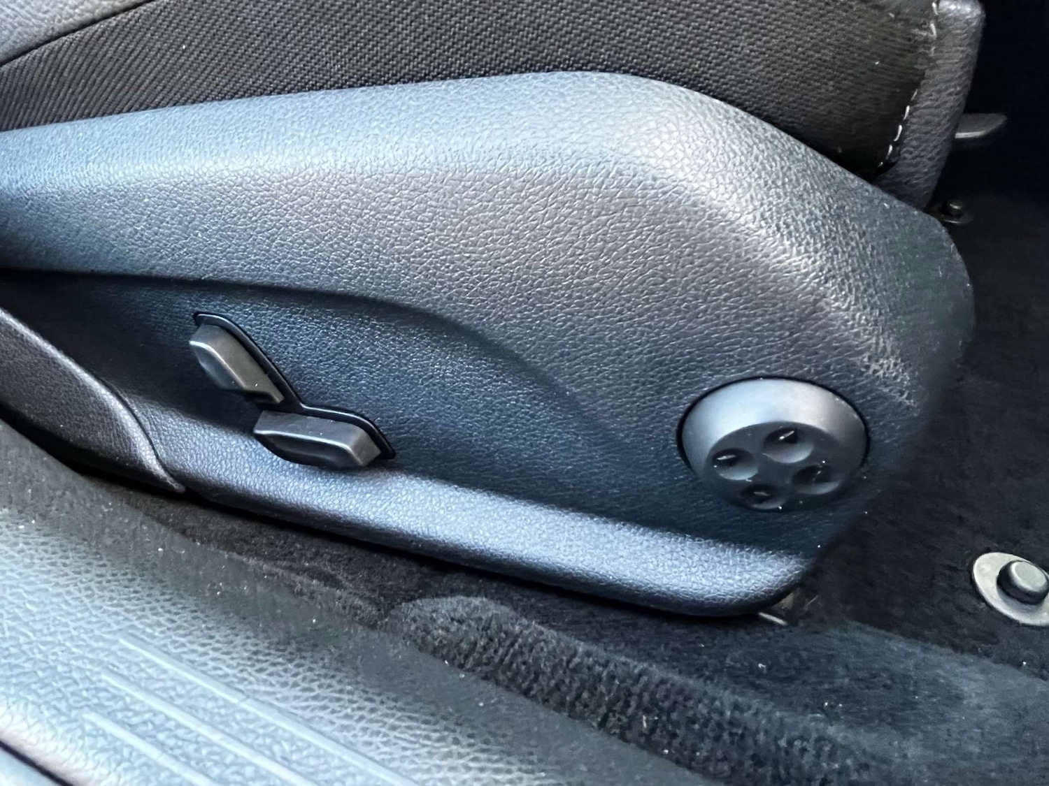 Used Mercedes-Benz C Class 2018 for sale - 76957790: Photo 76