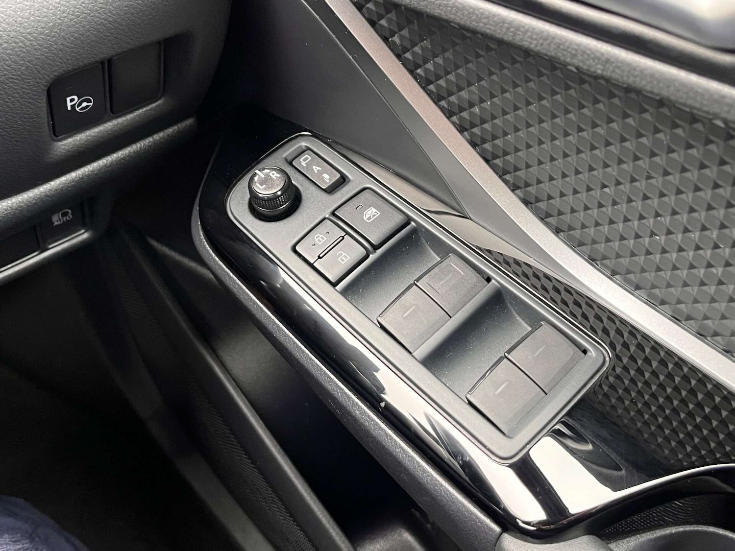 Used Toyota C-HR 2022 for sale - 76905350: Photo 58