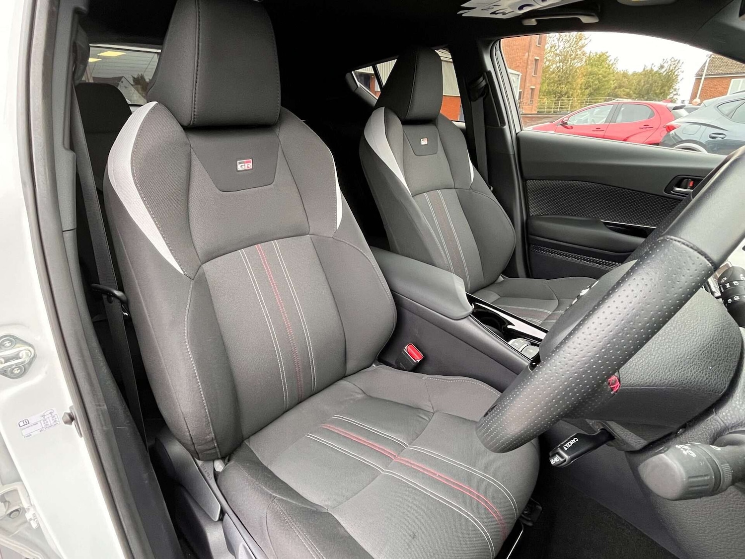 Used Toyota C-HR 2022 for sale - 76905350: Photo 59