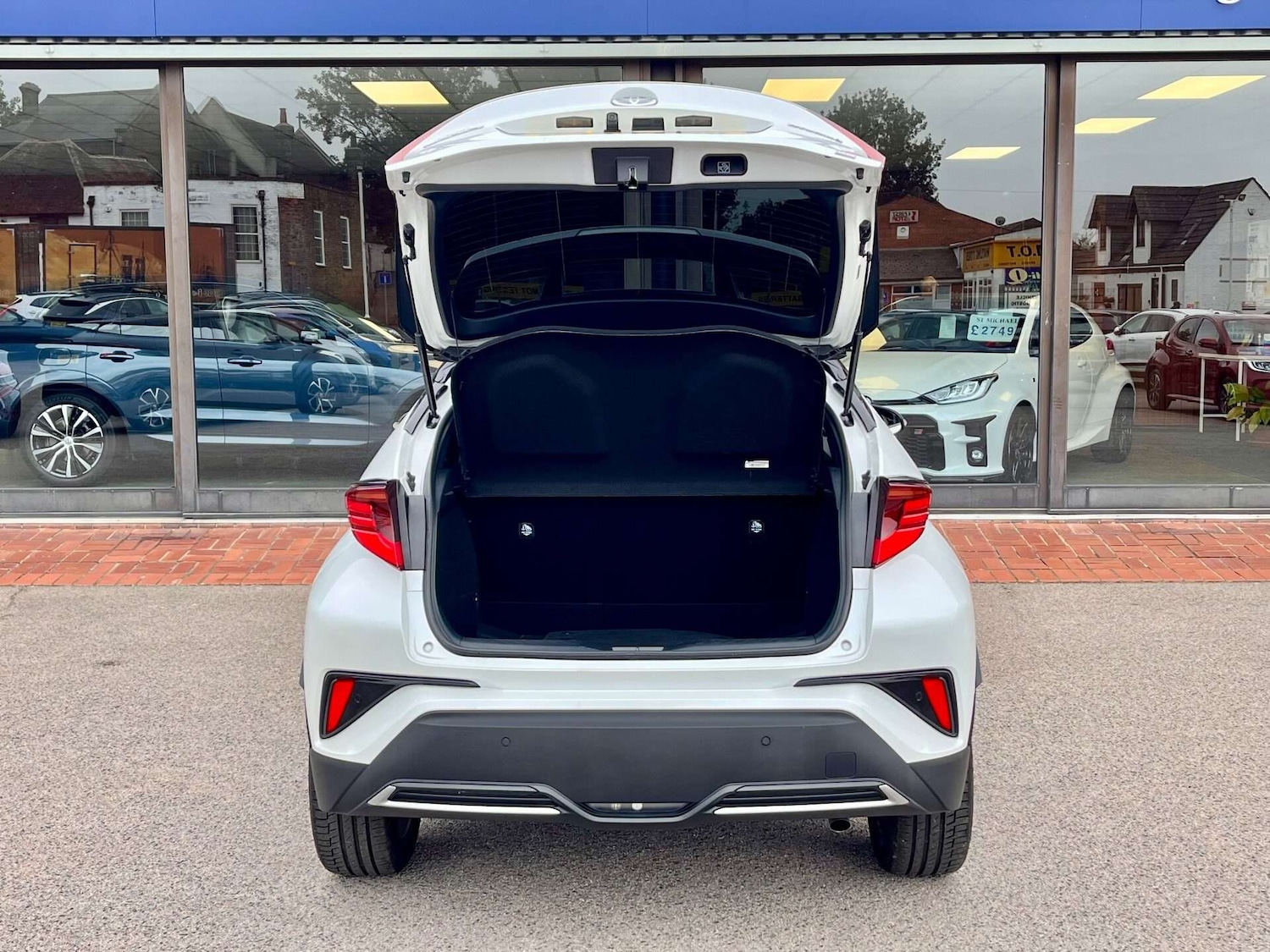 Used Toyota C-HR 2022 for sale - 76905350: Photo 63