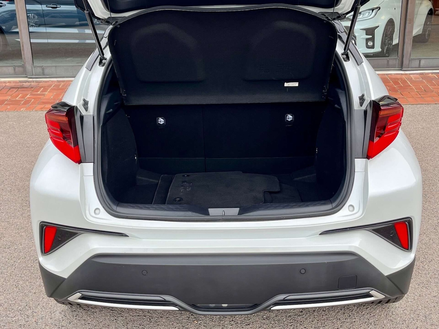 Used Toyota C-HR 2022 for sale - 76905350: Photo 64