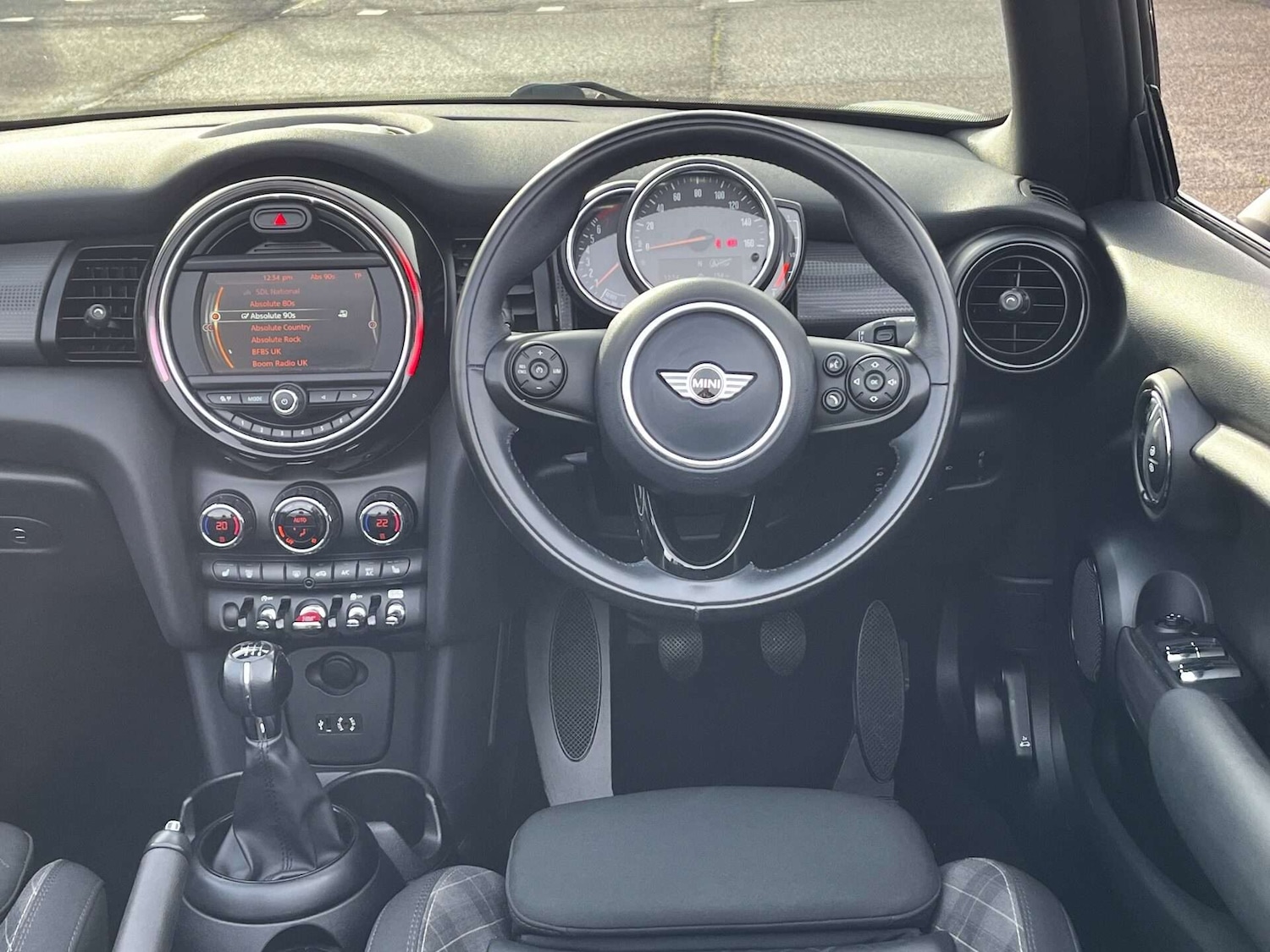 Used MINI Convertible 2018 for sale - 76905237: Photo 23