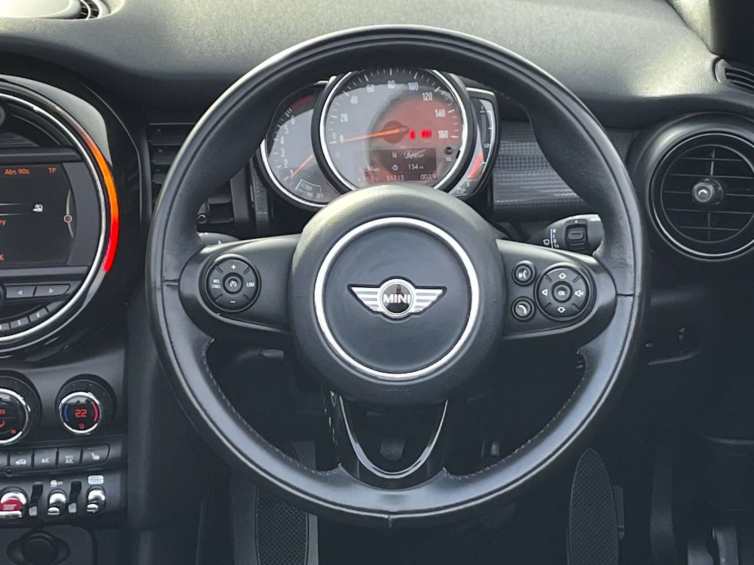 Used MINI Convertible 2018 for sale - 76905237: Photo 24