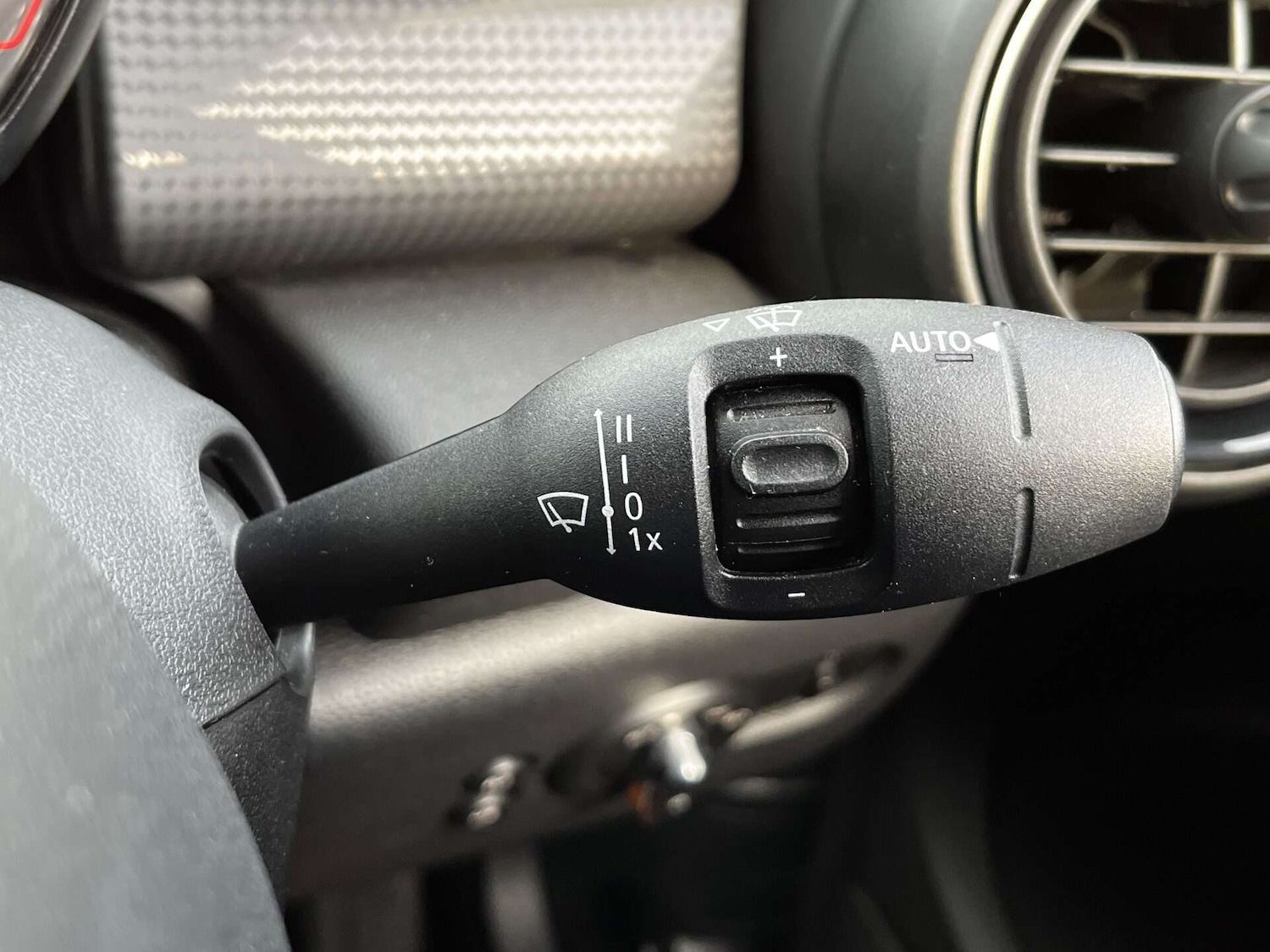 Used MINI Convertible 2018 for sale - 76905237: Photo 57