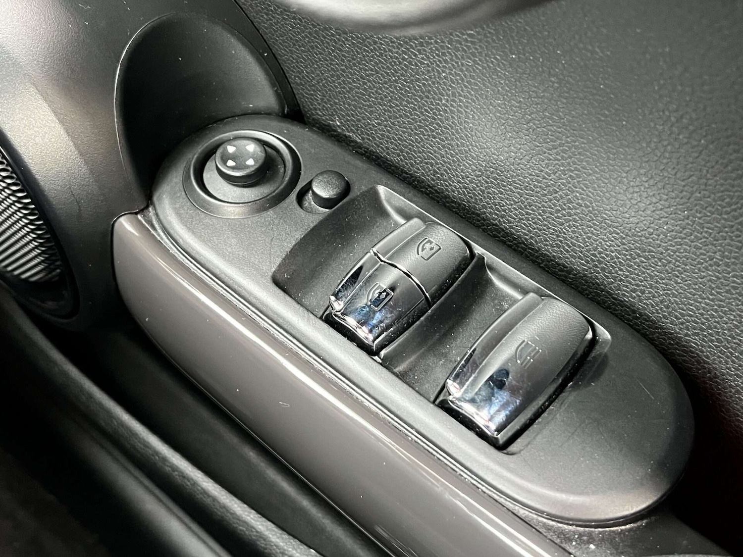 Used MINI Convertible 2018 for sale - 76905237: Photo 59