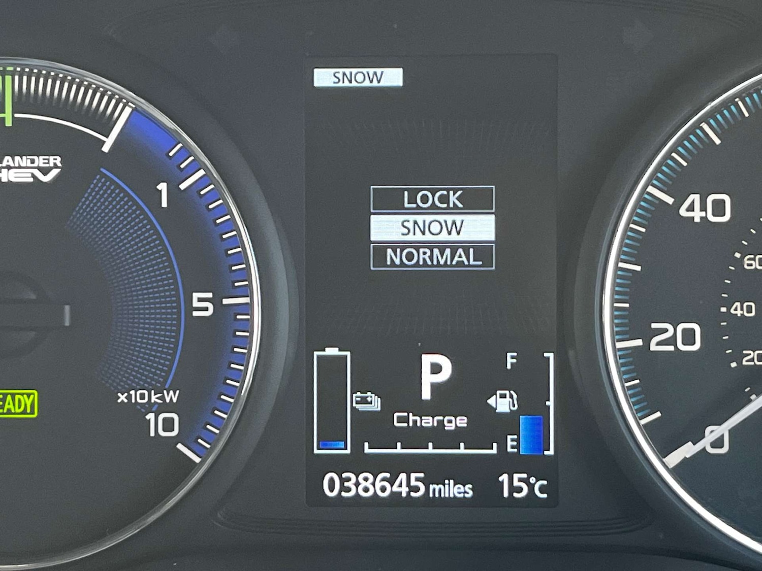 Used Mitsubishi Outlander 2020 for sale - 77632643: Photo 24