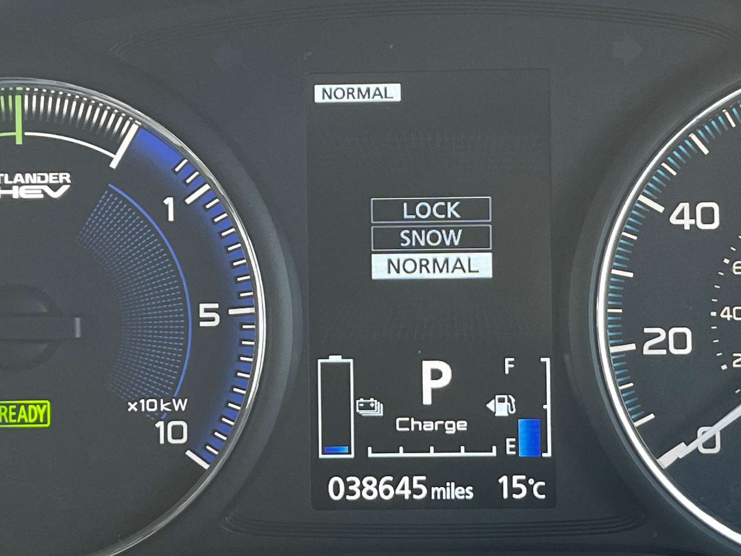 Used Mitsubishi Outlander 2020 for sale - 77632643: Photo 25