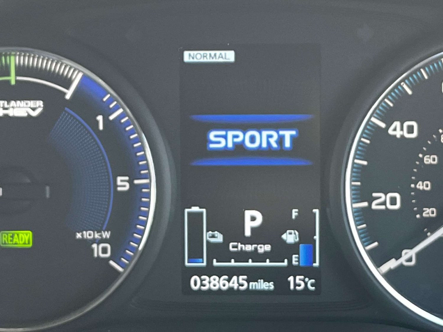 Used Mitsubishi Outlander 2020 for sale - 77632643: Photo 27