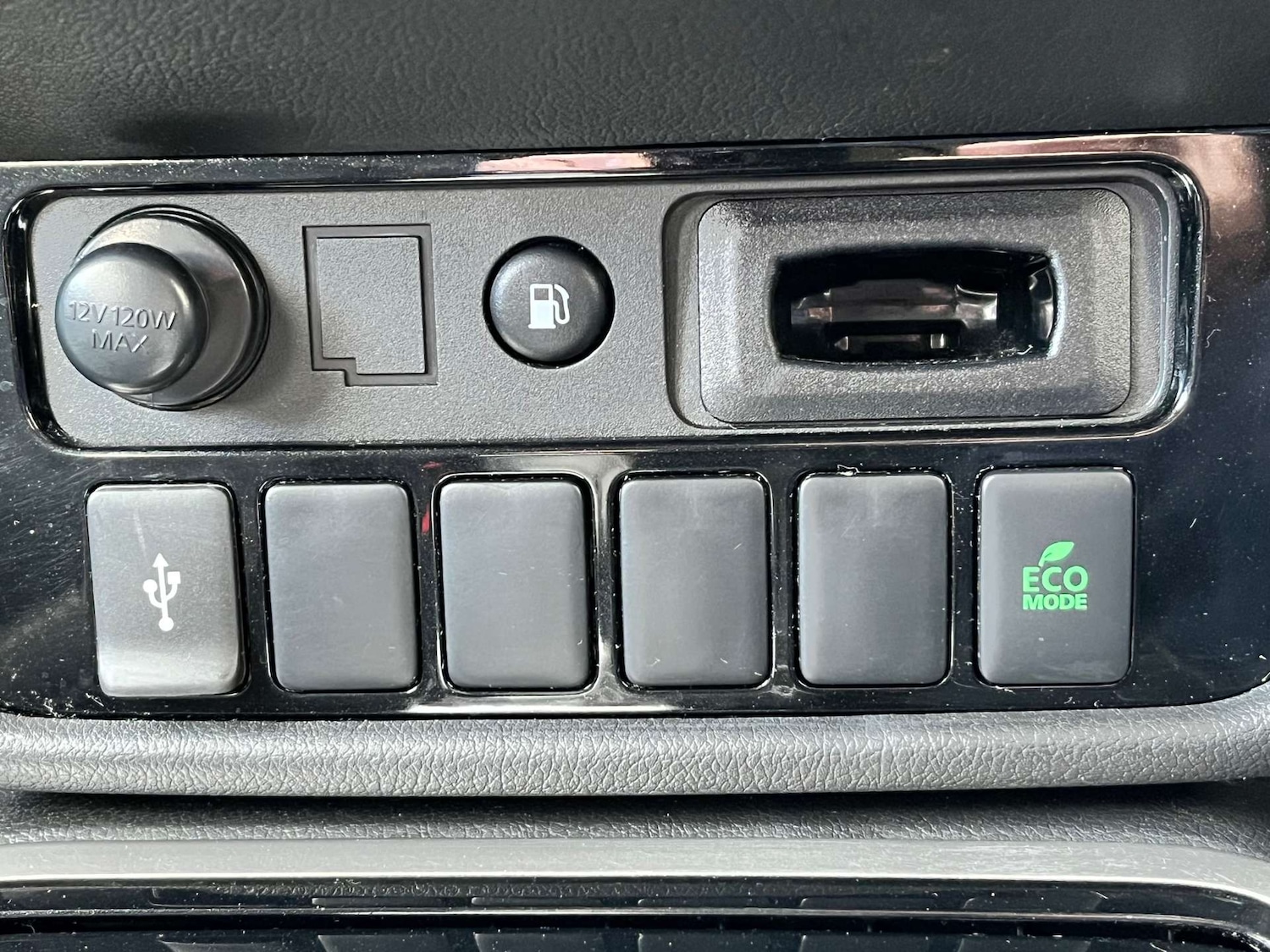 Used Mitsubishi Outlander 2020 for sale - 77632643: Photo 54