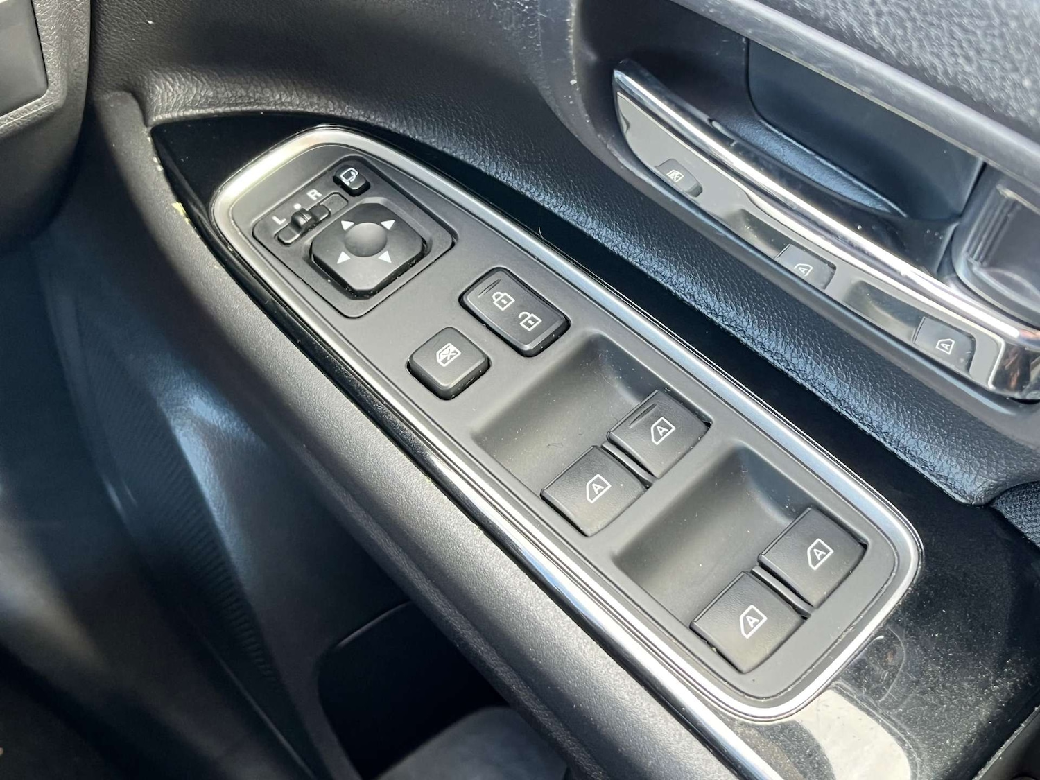 Used Mitsubishi Outlander 2020 for sale - 77632643: Photo 69