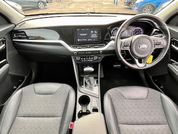 Used Kia Niro 2020 for sale - 76088904: Photo 2