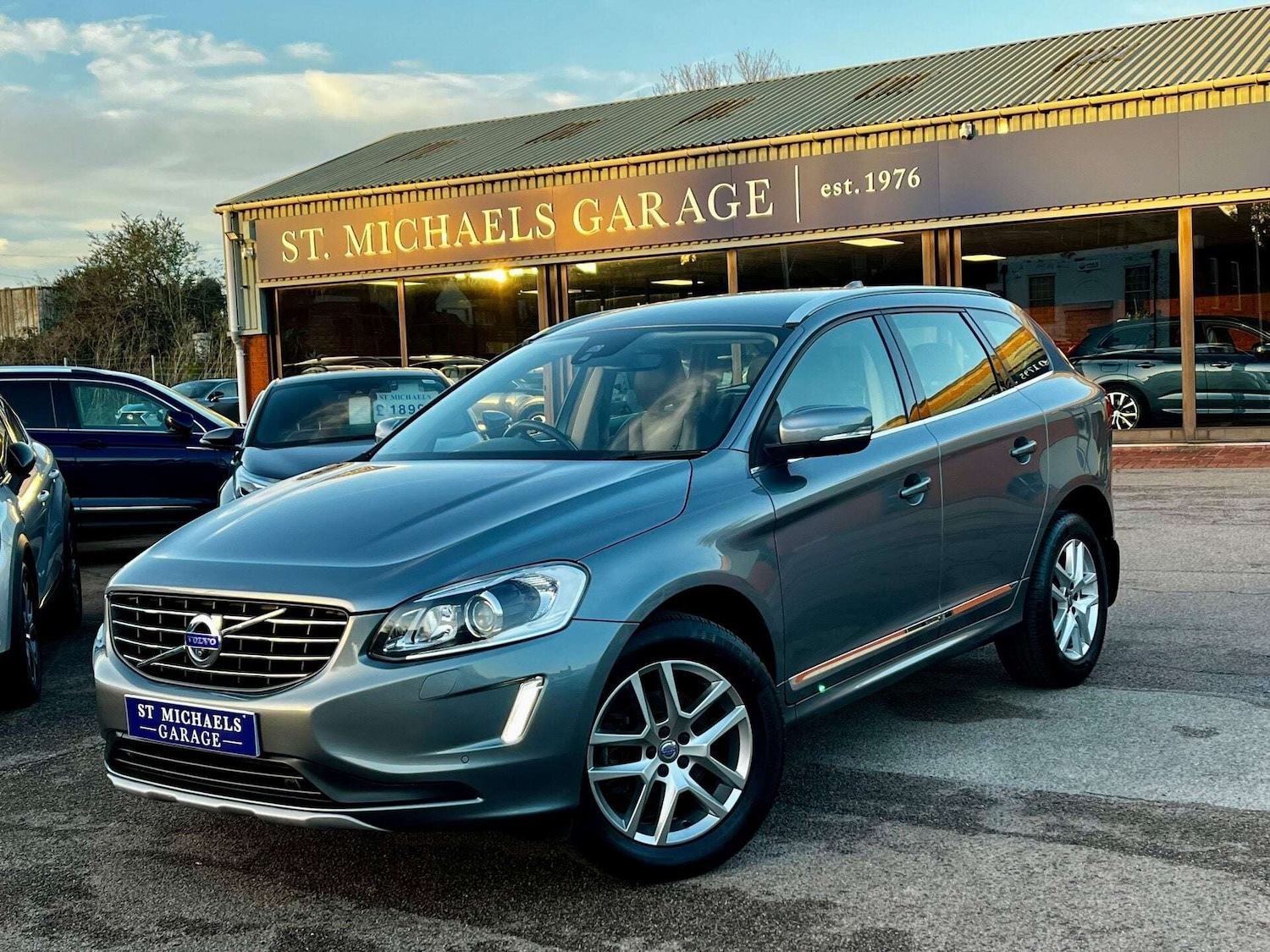 Used Volvo XC60 2017 for sale - 76905371: Photo 1