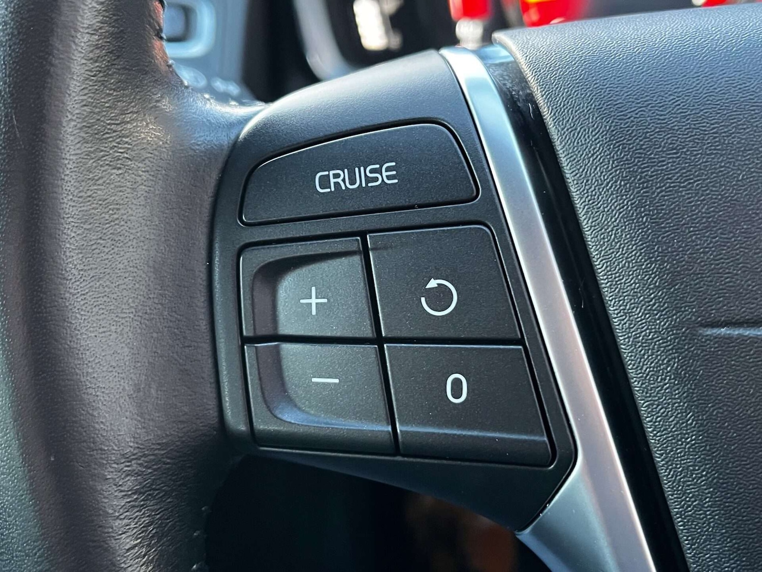 Used Volvo XC60 2017 for sale - 76905371: Photo 46