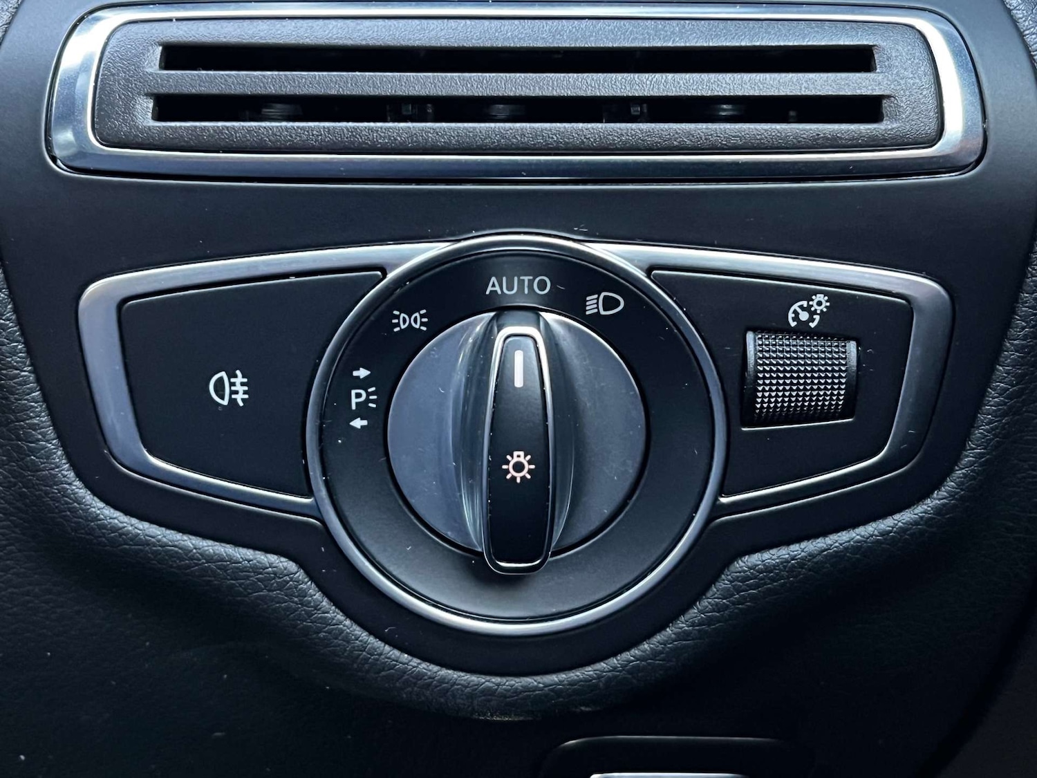 Used Mercedes-Benz C Class 2019 for sale - 77148645: Photo 65