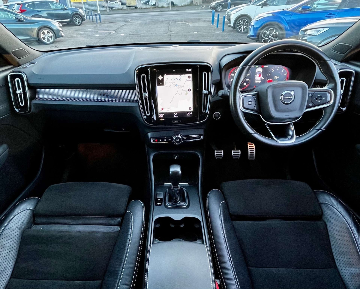 Used Volvo XC40 2020 for sale - 77195873: Photo 2