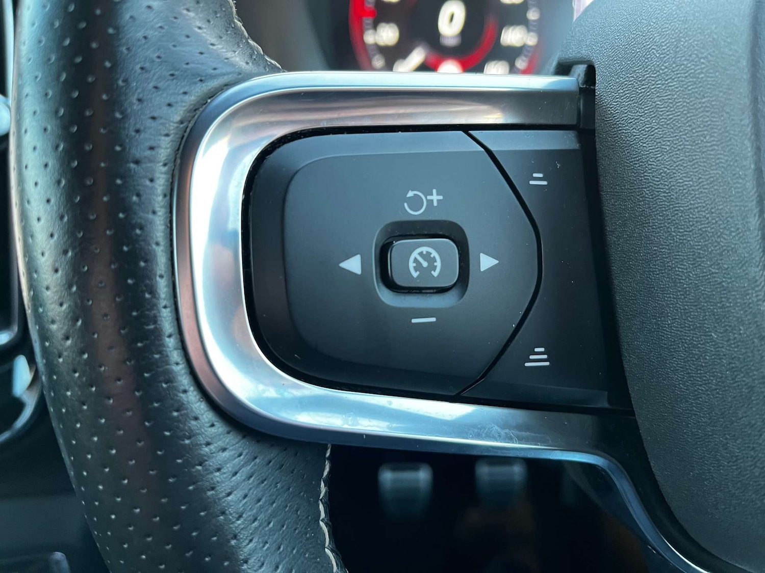 Used Volvo XC40 2020 for sale - 77195873: Photo 47