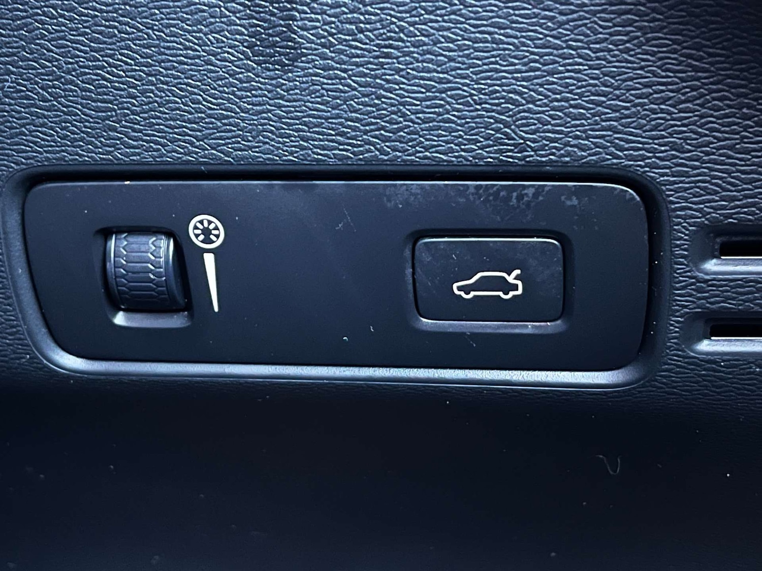 Used Volvo XC40 2020 for sale - 77195873: Photo 51