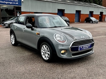 Used MINI Hatch 2017 for sale - 75683760: Photo