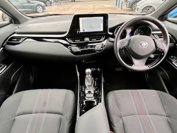 Used Toyota C-HR 2022 for sale - 76264529: Photo 2