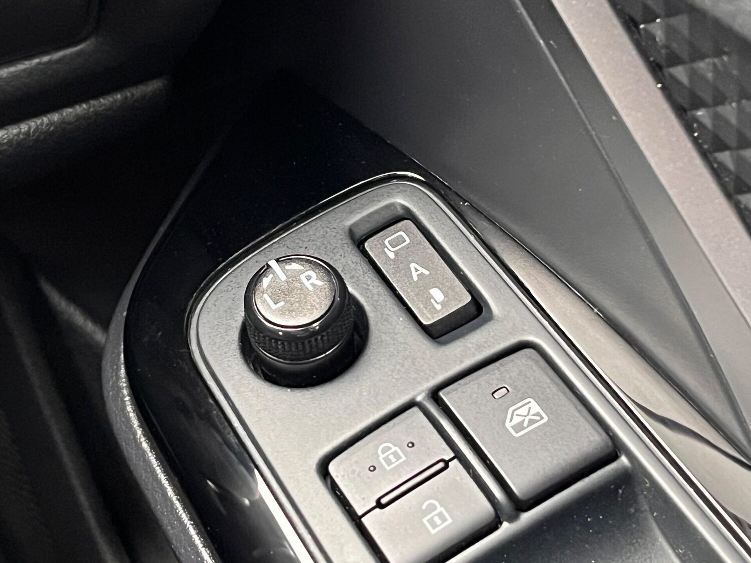 Used Toyota C-HR 2022 for sale - 76264529: Photo 57