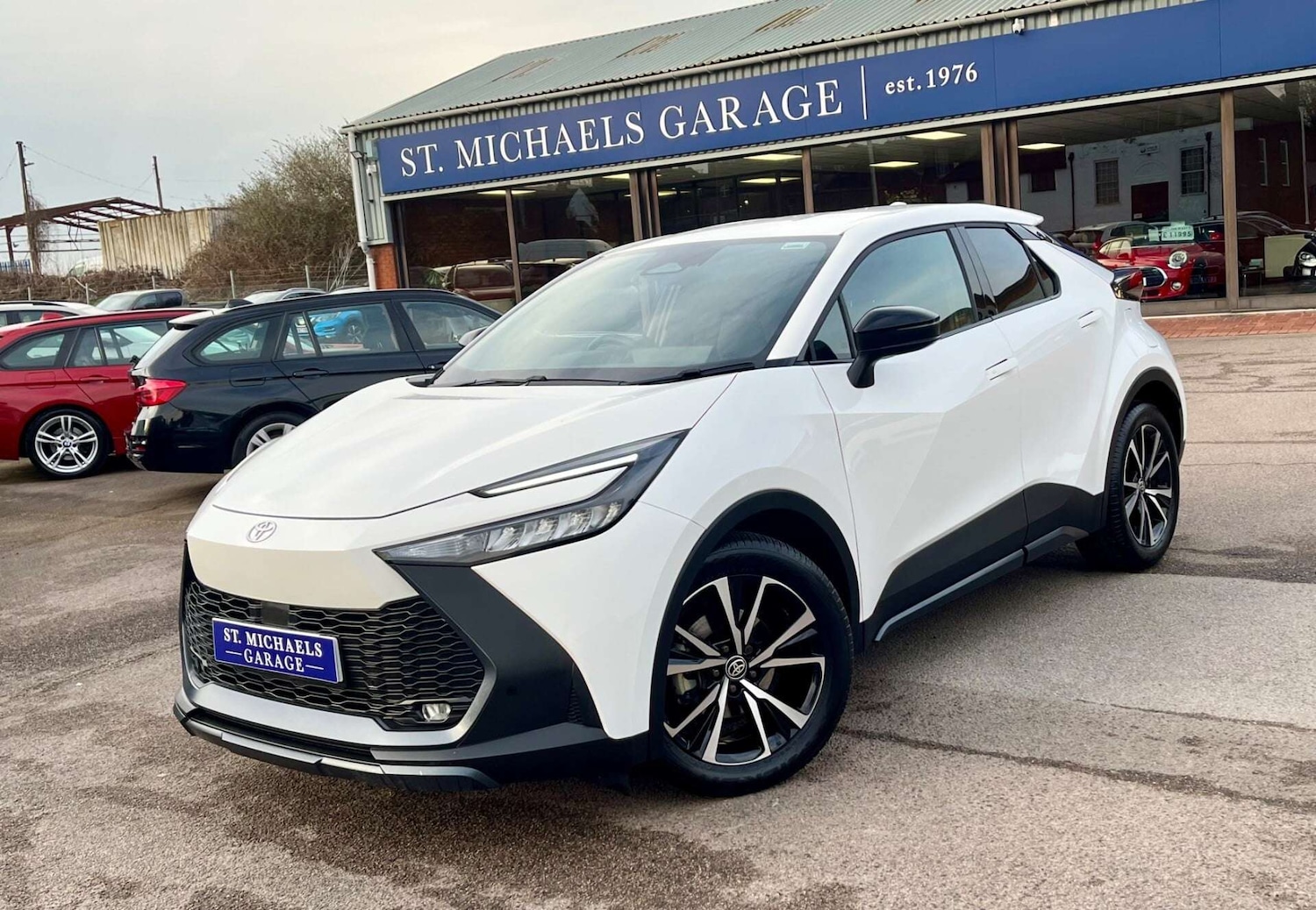 Used Toyota C-HR 2024 for sale - 76905308: Photo 1