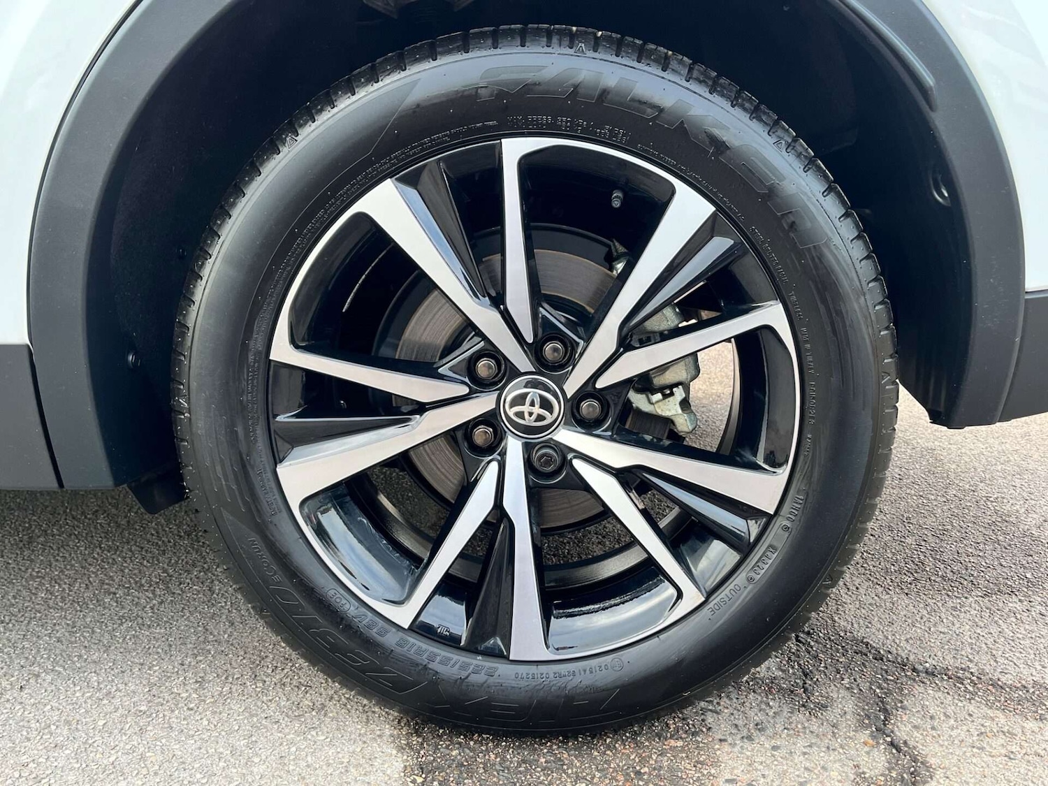 Used Toyota C-HR 2024 for sale - 76905308: Photo 14