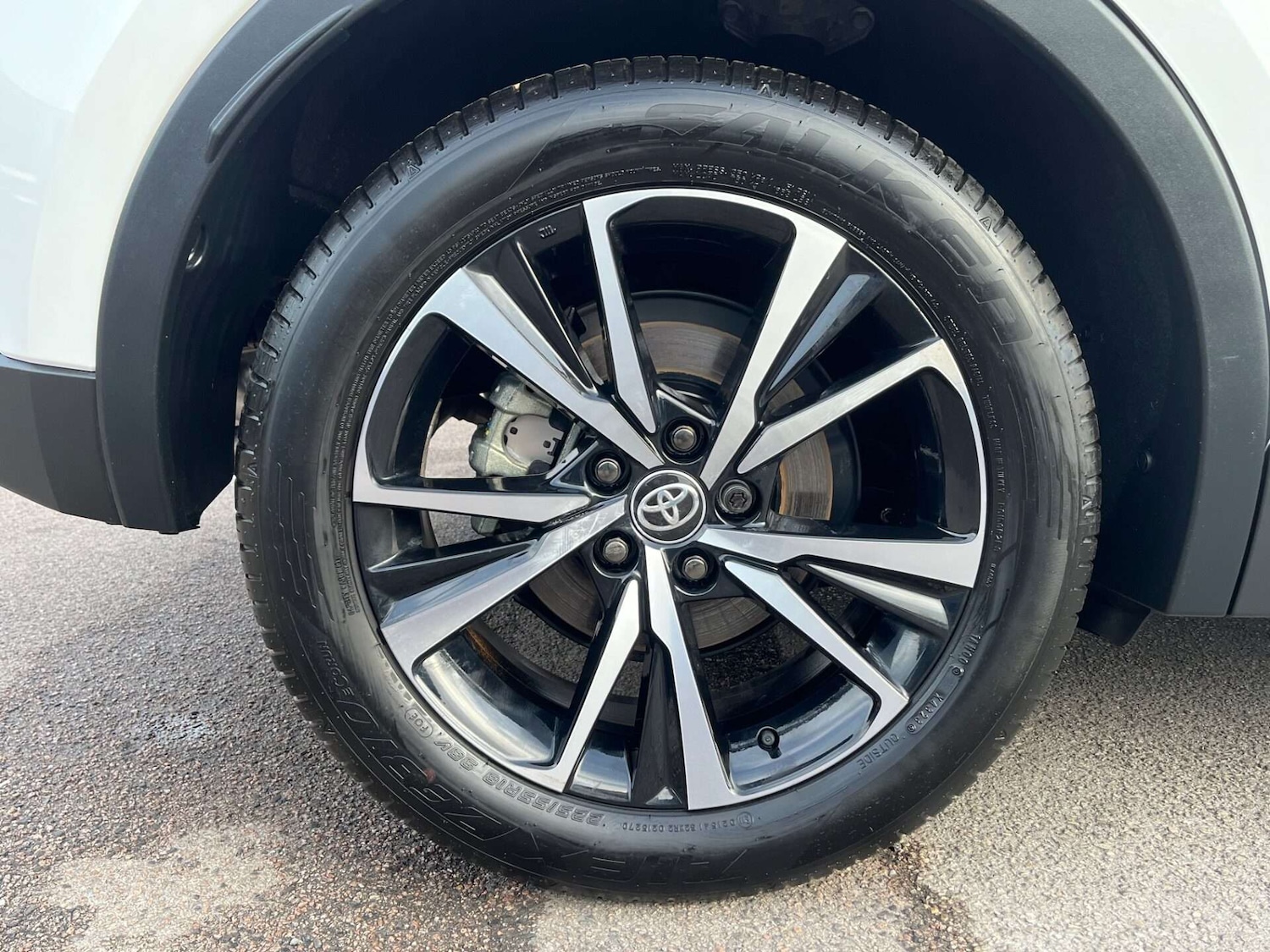 Used Toyota C-HR 2024 for sale - 76905308: Photo 15