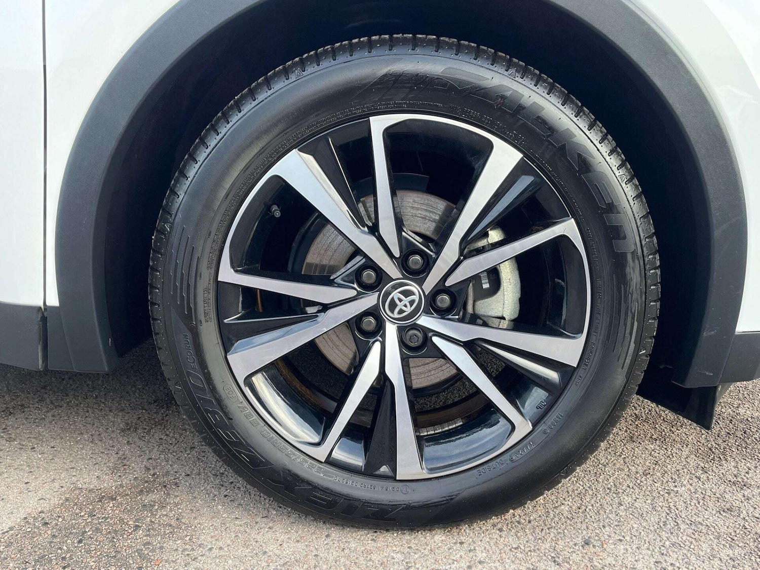 Used Toyota C-HR 2024 for sale - 76905308: Photo 16