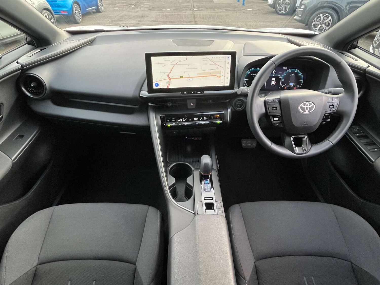 Used Toyota C-HR 2024 for sale - 76905308: Photo 2