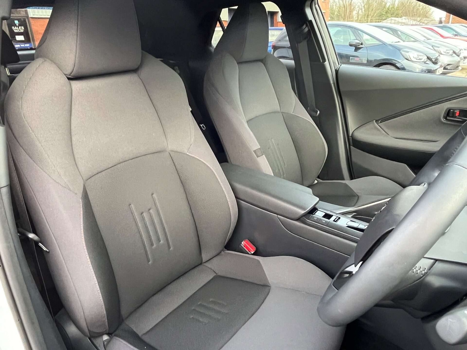 Used Toyota C-HR 2024 for sale - 76905308: Photo 57