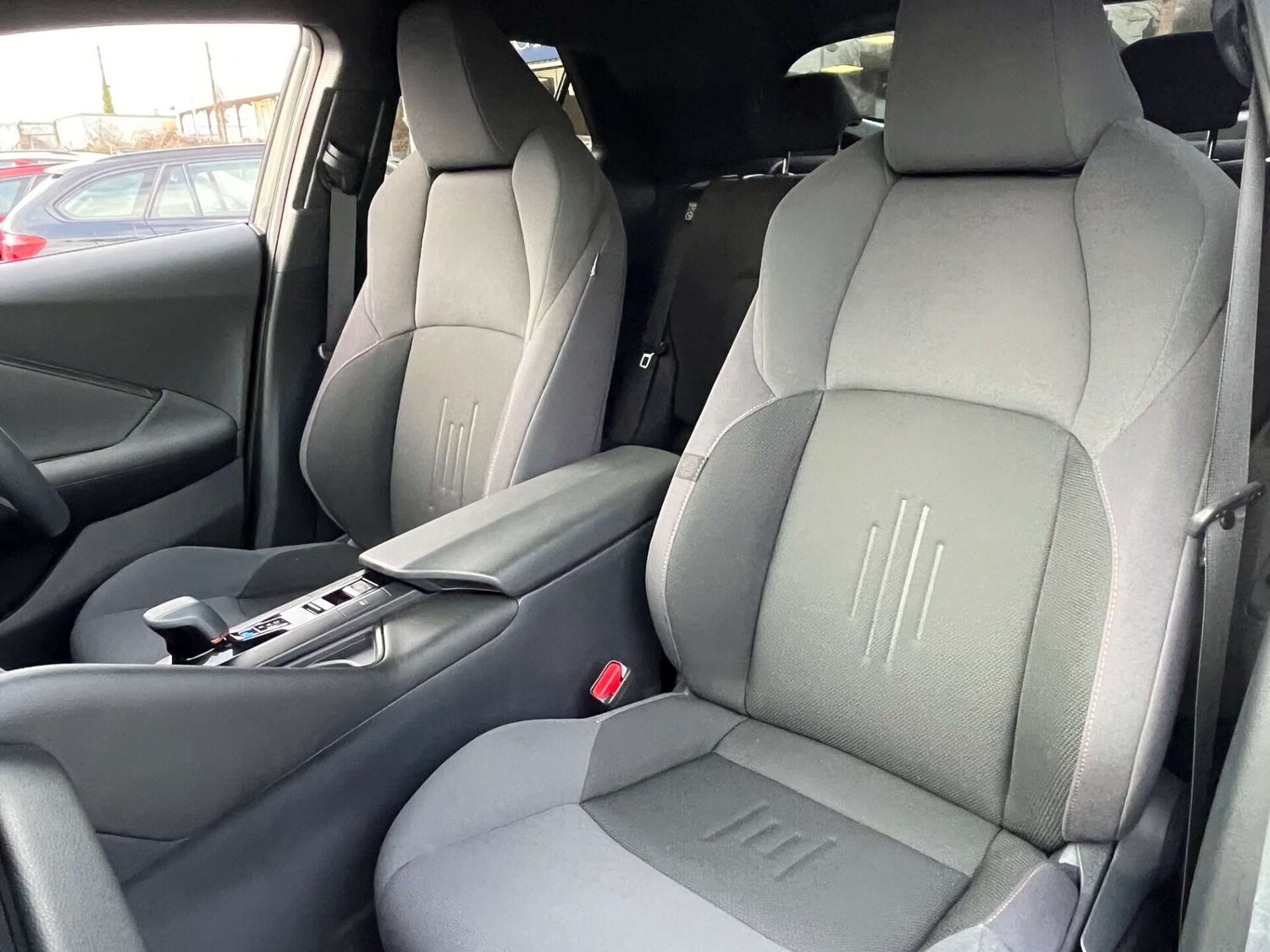 Used Toyota C-HR 2024 for sale - 76905308: Photo 58