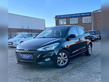 Used Hyundai i20 2019 for sale - 77086082: Photo