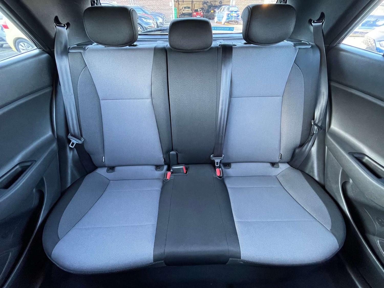 Used Hyundai i20 2019 for sale - 77086082: Photo 56