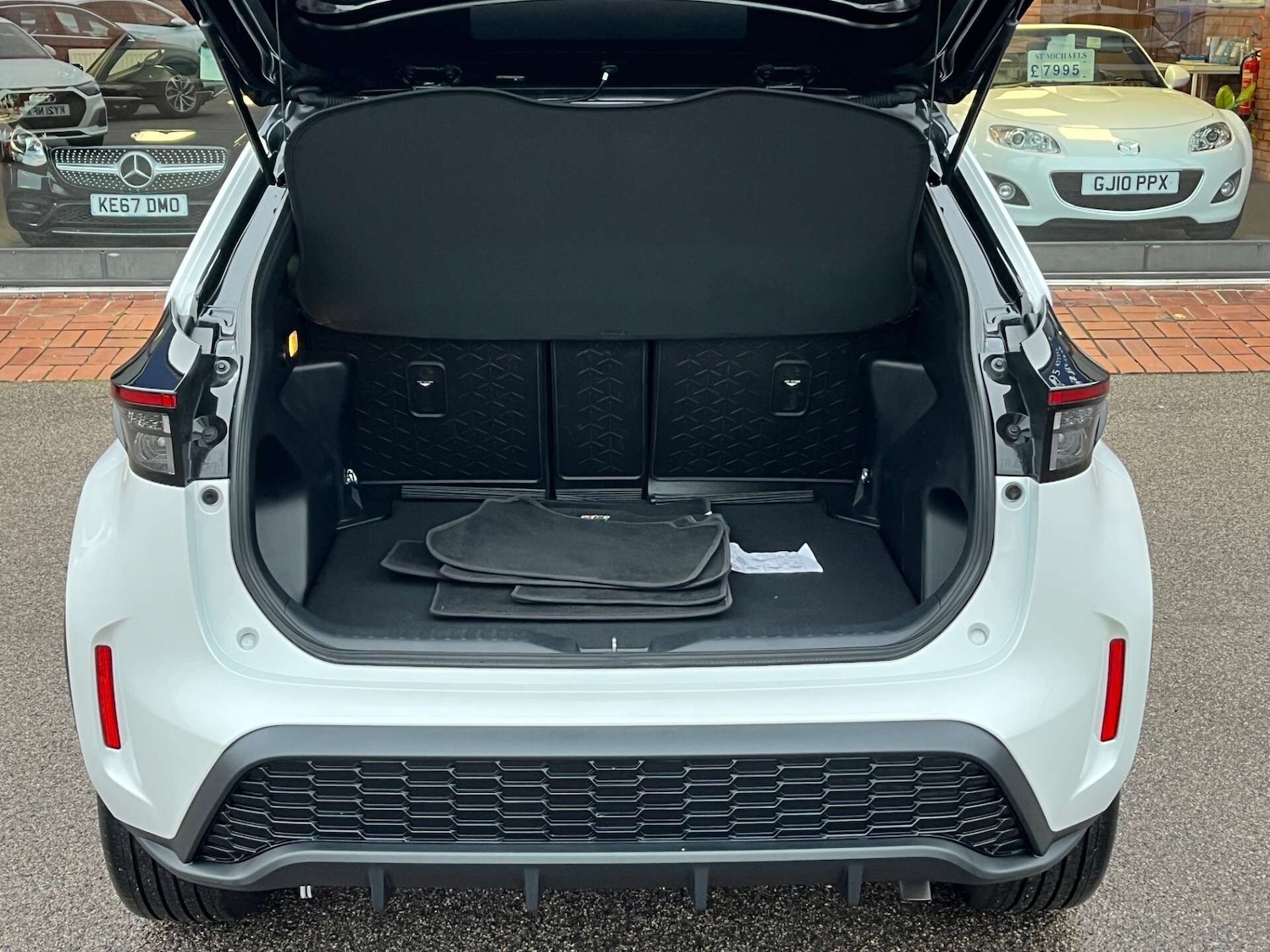 Used Toyota Yaris Cross 2023 for sale - 76905313: Photo 61