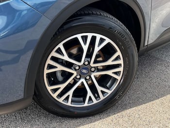 Used Ford Kuga 2023 for sale - 79773217: Photo