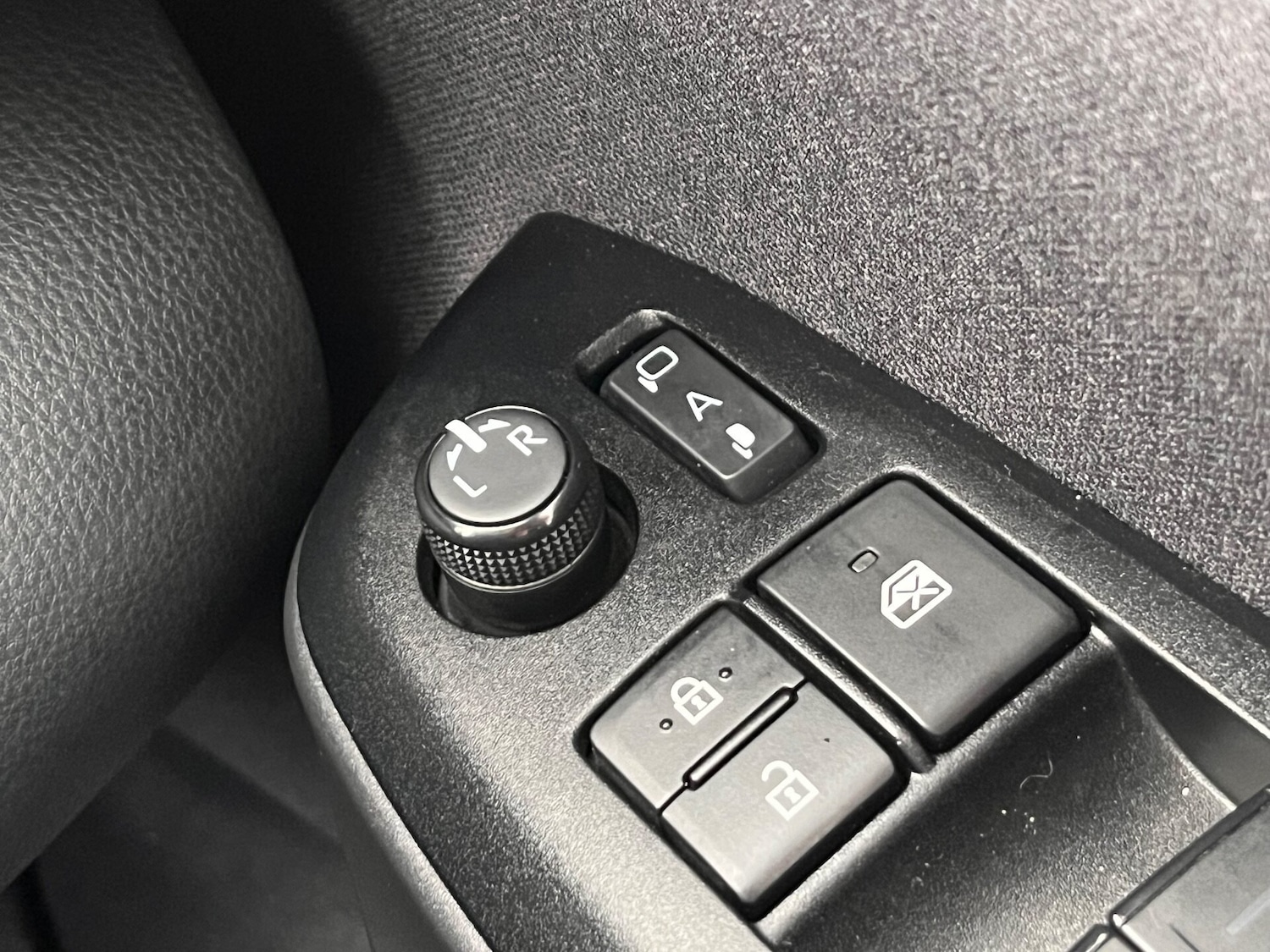 Used Toyota Yaris 2023 for sale - 76287055: Photo 64