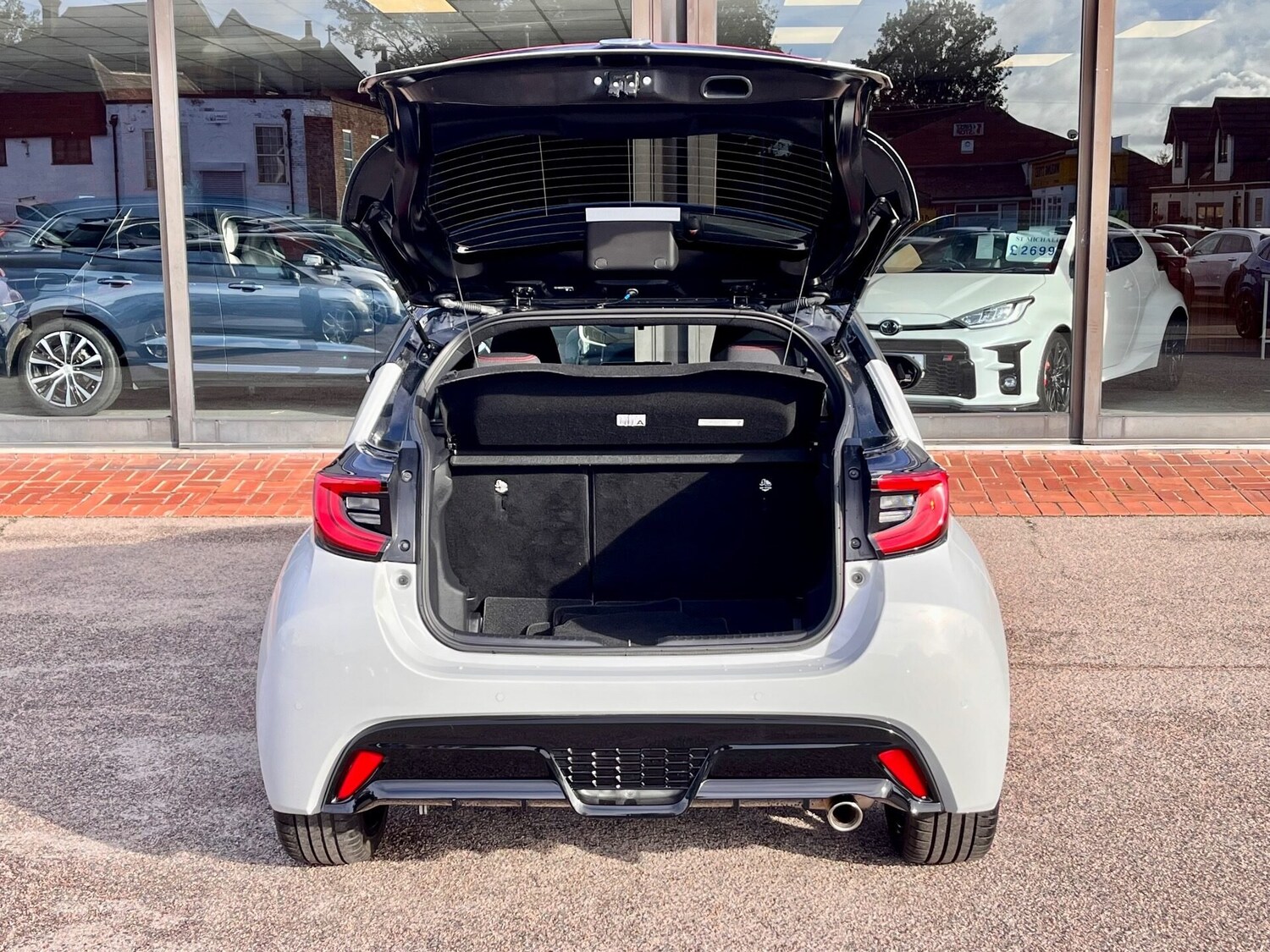 Used Toyota Yaris 2023 for sale - 76287055: Photo 69