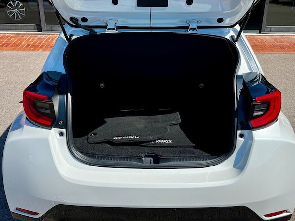 Used Toyota Yaris 2021 for sale - 75425973: Photo 64