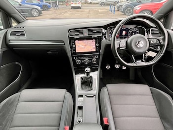 Used Volkswagen Golf 2018 for sale - 77847592: Photo