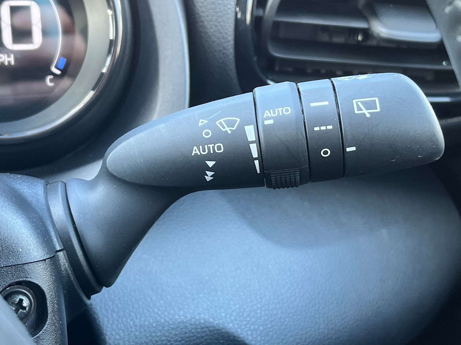 Used Toyota Yaris 2022 for sale - 77667880: Photo 60