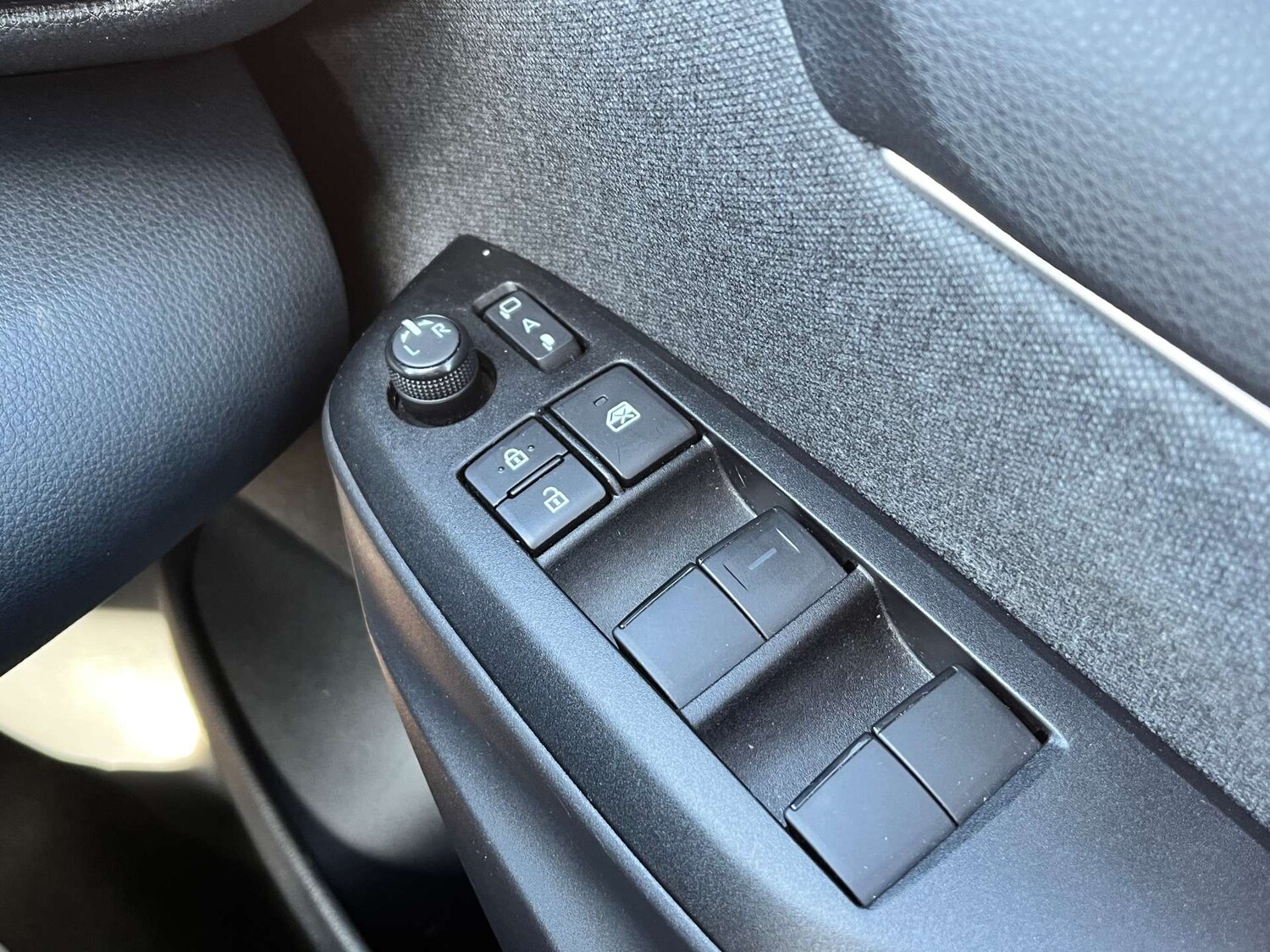 Used Toyota Yaris 2022 for sale - 77667880: Photo 63