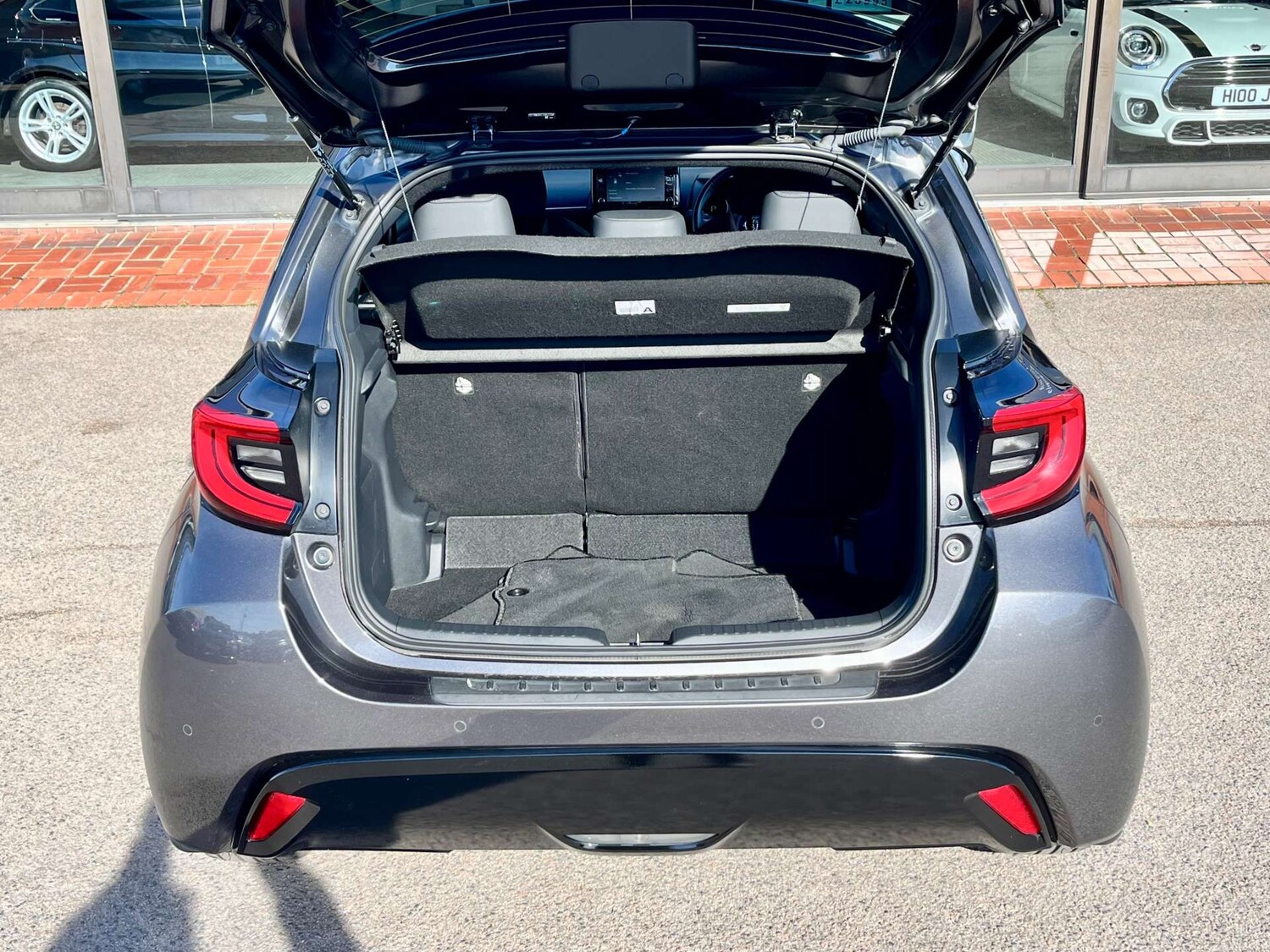 Used Toyota Yaris 2022 for sale - 77667880: Photo 65