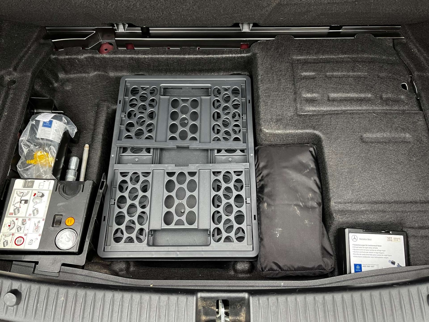 Used Mercedes-Benz C Class 2015 for sale - 77137411: Photo 80