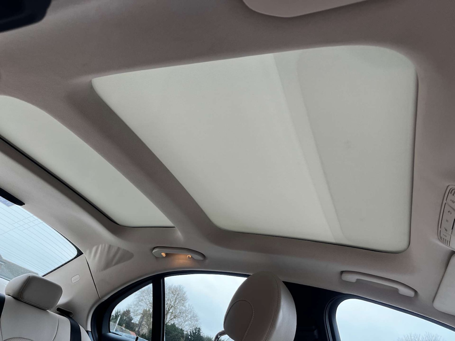 Used Mercedes-Benz C Class 2015 for sale - 77137411: Photo 82