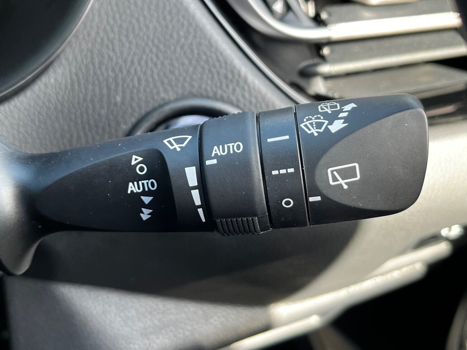 Used Toyota C-HR 2021 for sale - 75995012: Photo 66