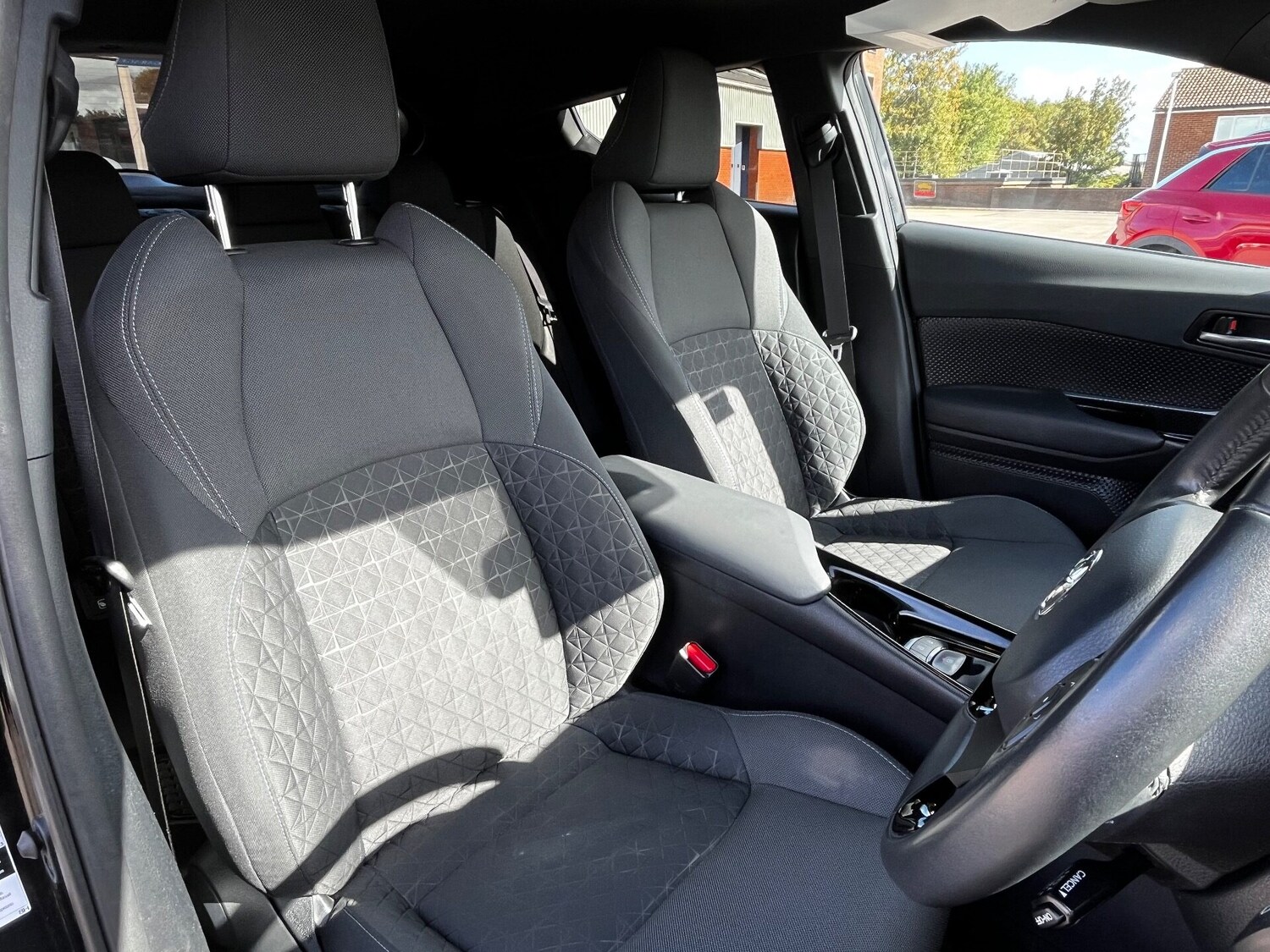 Used Toyota C-HR 2021 for sale - 75995012: Photo 72