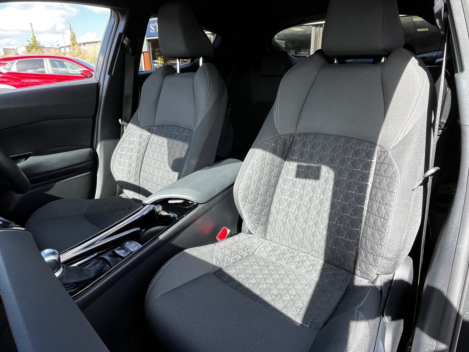 Used Toyota C-HR 2021 for sale - 75995012: Photo 73