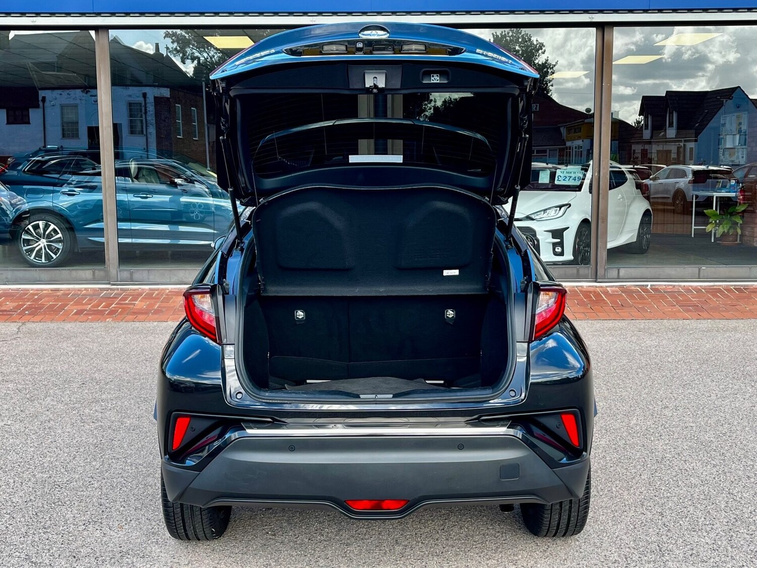 Used Toyota C-HR 2021 for sale - 75995012: Photo 75