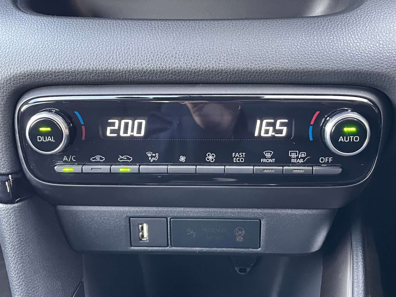 Used Toyota Yaris 2023 for sale - 76957843: Photo 54